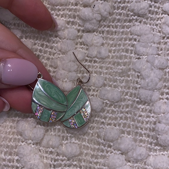 Mint green earrings - Picture 2 of 2